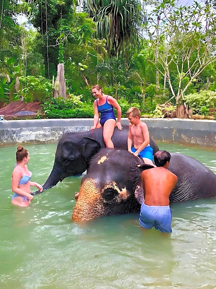 Khao Sok Evergreen House