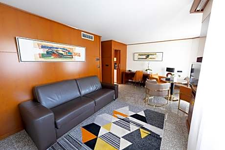 One-Bedroom Apartment (3 Adults) - 131 ft²