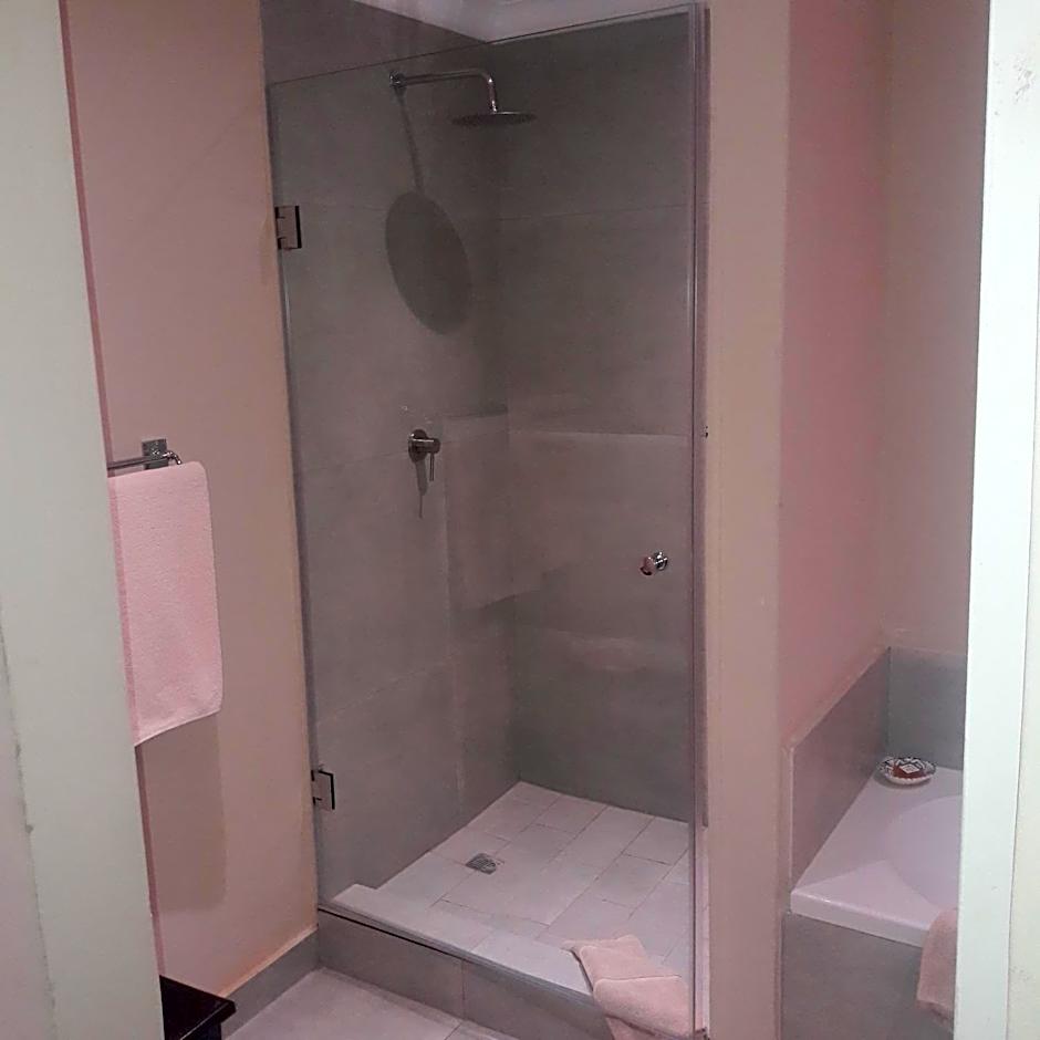 Whispering Pines Country Estate