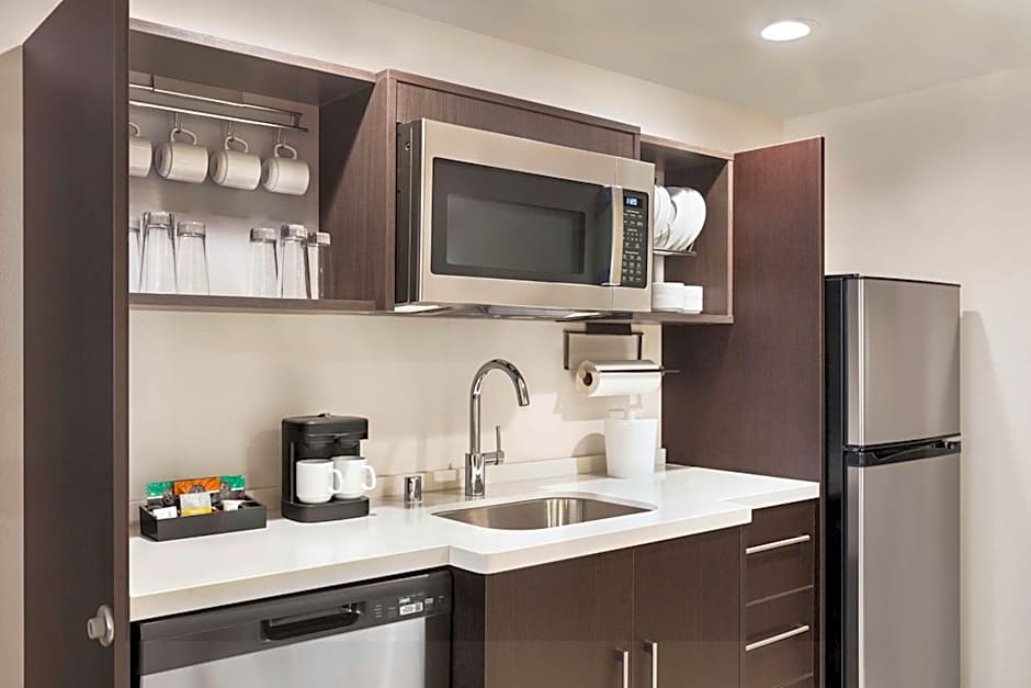 Home2 Suites By Hilton Milwaukee West