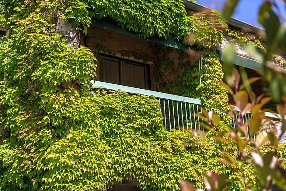 Hôtel & Résidence Lou Paradou Gréoux Les Bains