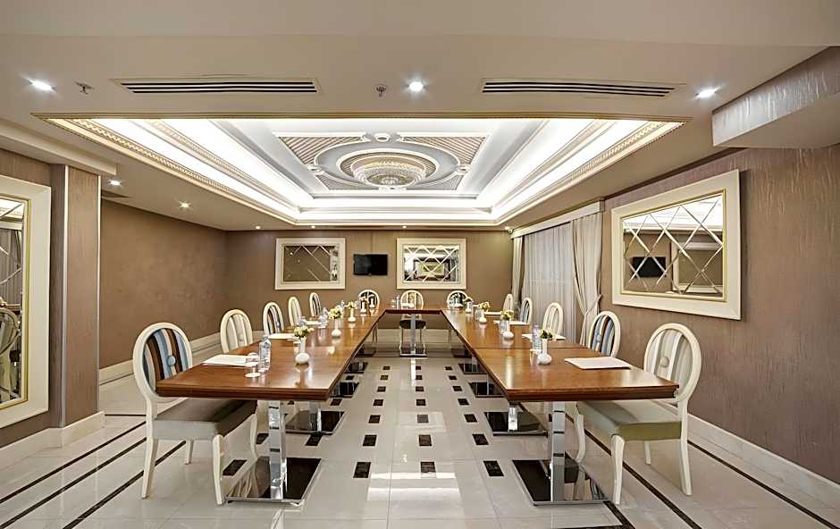 Halifaks Hotel Istanbul