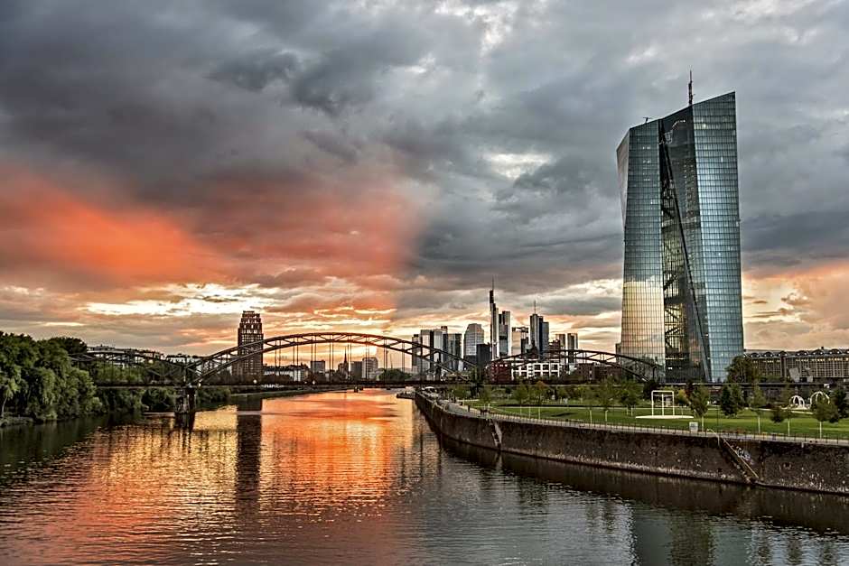 Grand Hotel Downtown