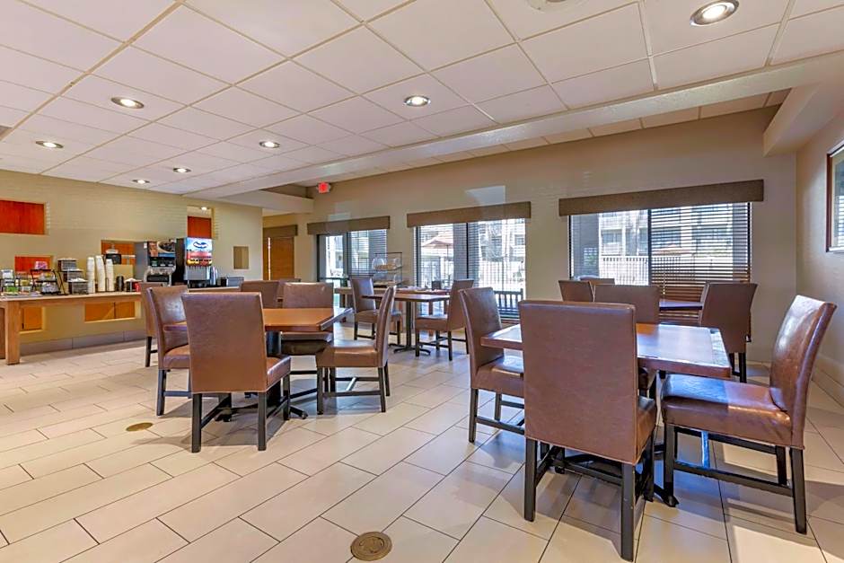Best Western Plus Scottsdale Thunderbird Suites