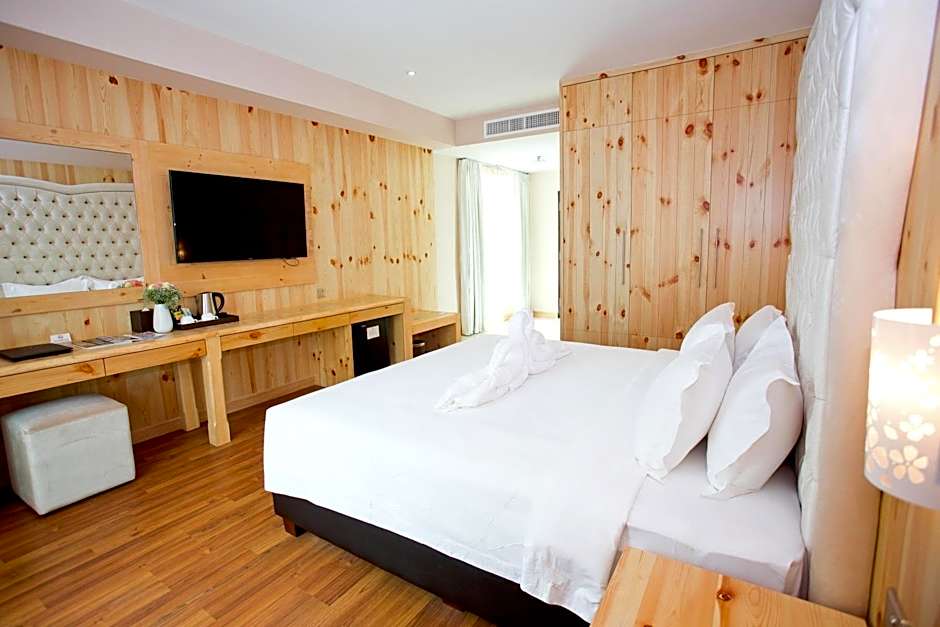 Photo 1 of 12 of Superior 2 Beds