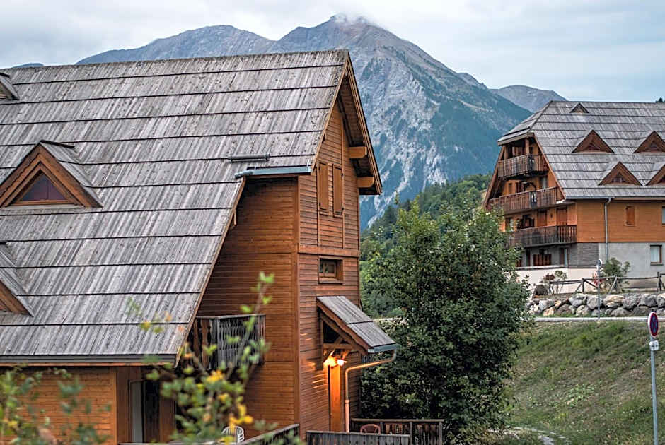 Chalets de Praroustan by Actisource
