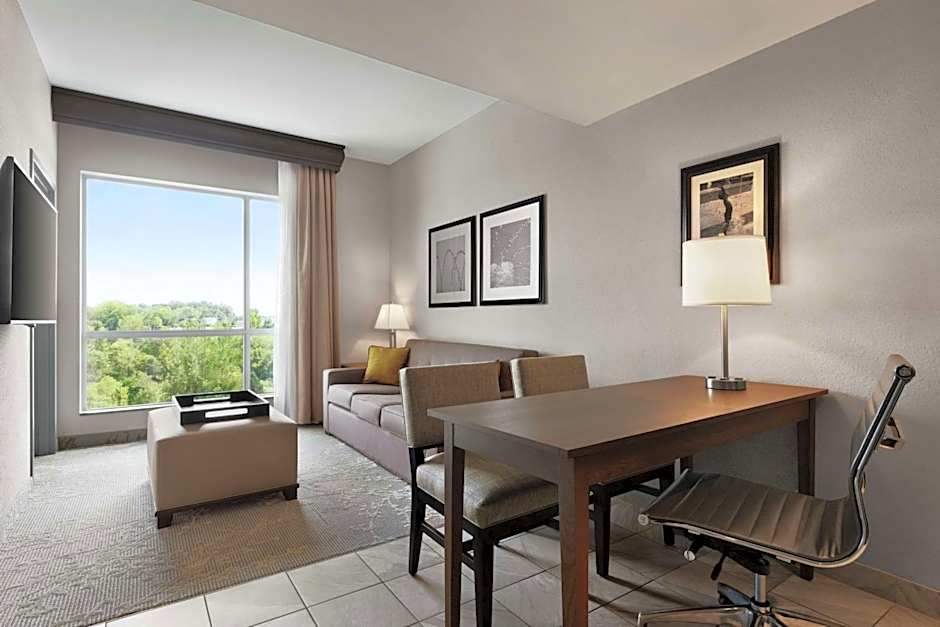 Embassy Suites By Hilton Charlotte/Ayrsley