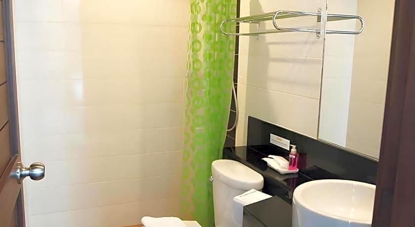 Phuket Ecozy Hotel