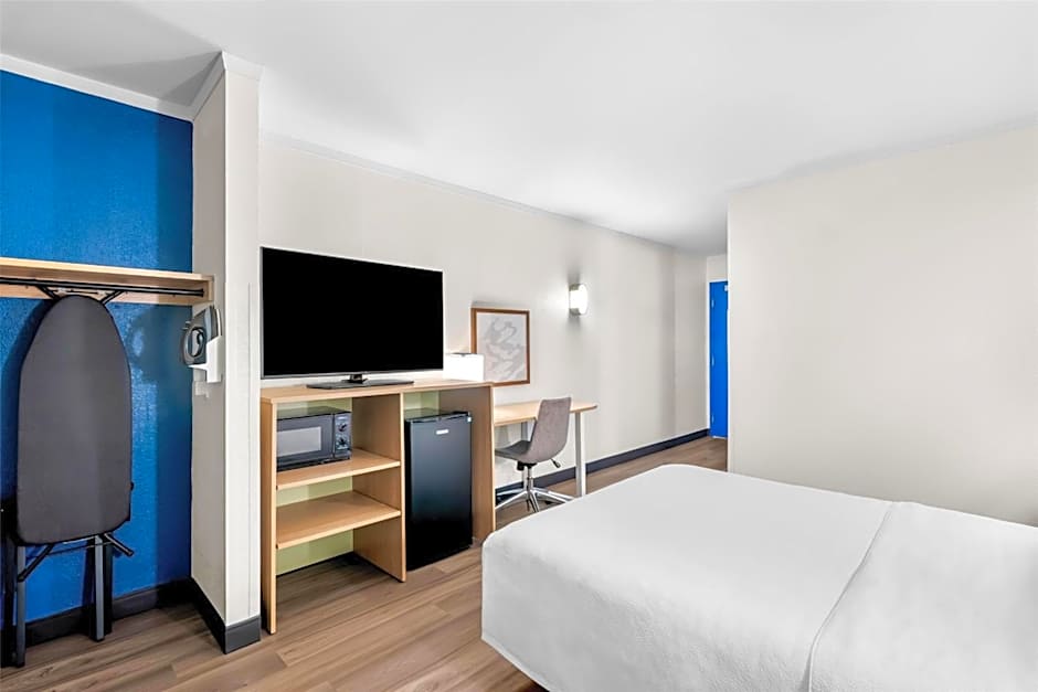 Spark by Hilton Roanoke Civic Center