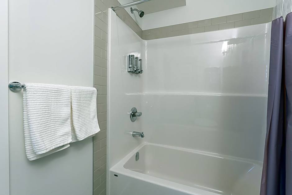 Stylish Getaway 2BD Basement by YMCA and South Health Campus Hospital