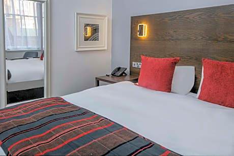 Standard Twin Room - Non-Smoking