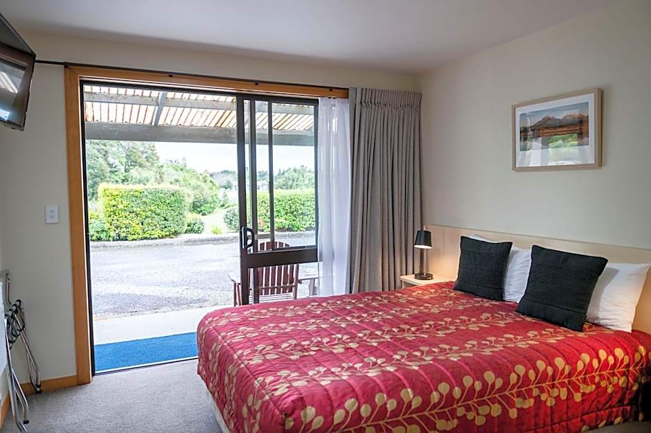 ASURE Aspiring Court Motel