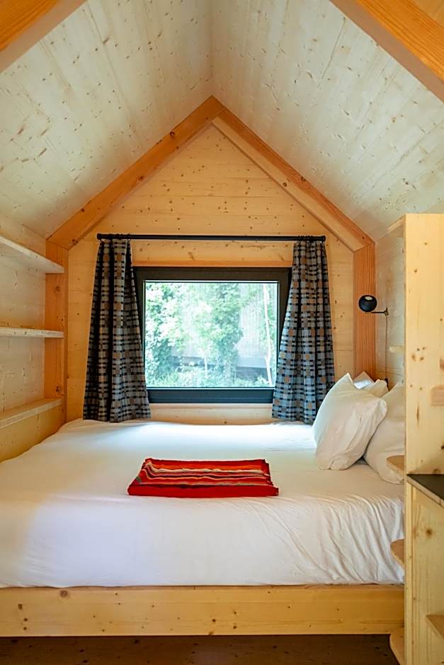 Johnson's Beach Cabins and Campground