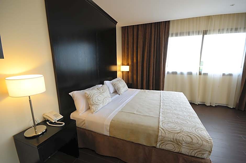Grand Crucero Hotel