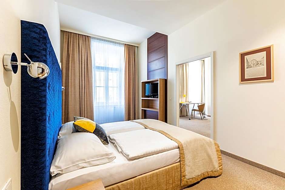 HiLight Suites Hotel