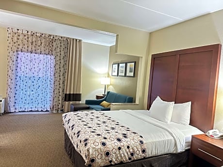 King Suite with Sofa Bed and Balcony - Non-Smoking