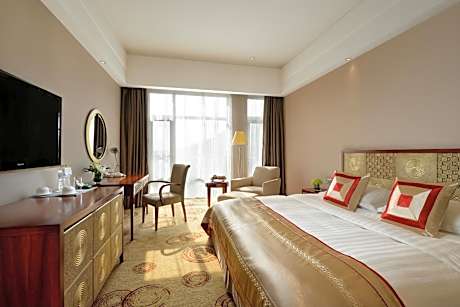 Standard King Room - Non-Smoking