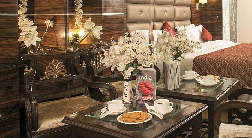 HOTEL DELHI 55 @ NEW DELHI RAILWAY STATION                                                      