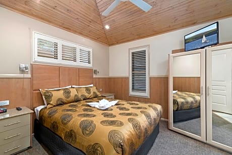 Two-Bedroom Cottage - Rainforest Retreat