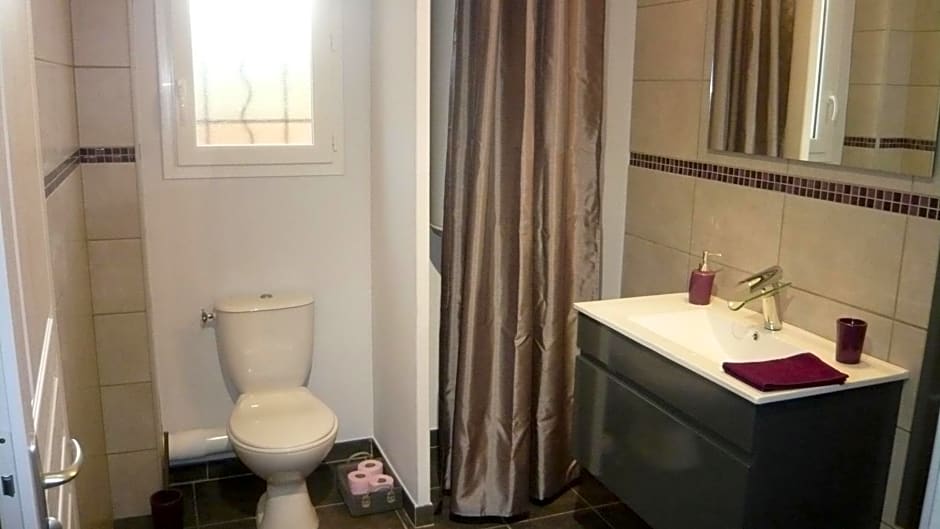 Chambres d'hôtes, B&B climatisées LA BORRELLIENNE