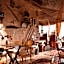 Maccan Cave Hotel