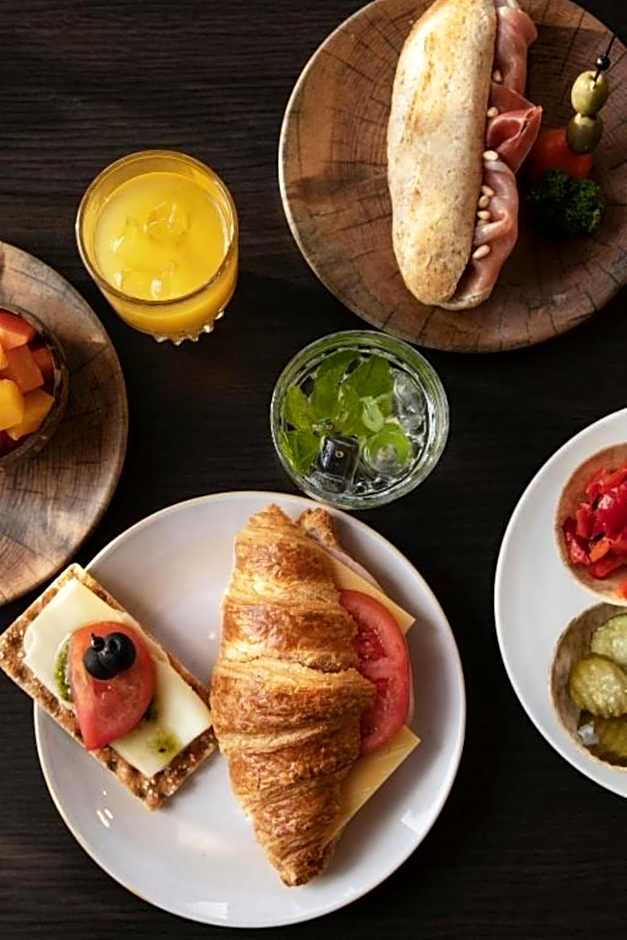 Quentin Arrive Hotel