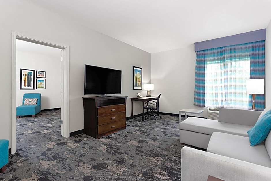 La Quinta Inn & Suites by Wyndham Columbus - Edinburgh