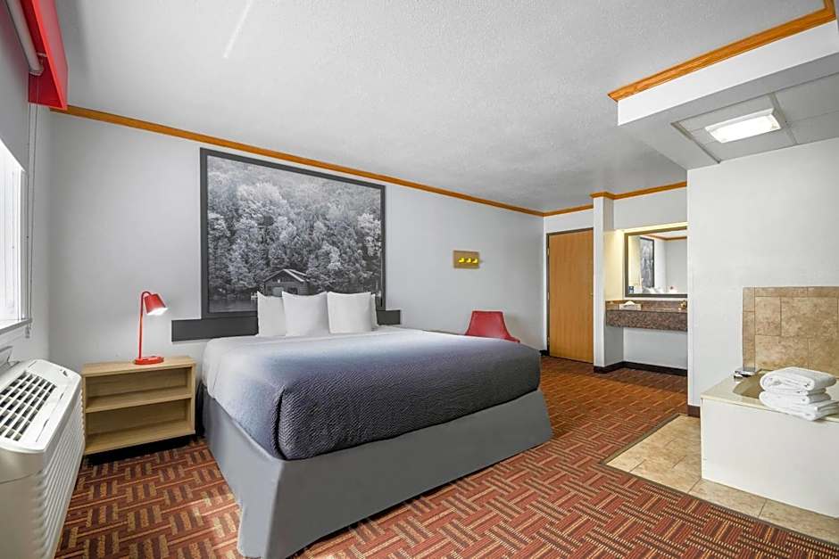 Super 8 by Wyndham Eveleth