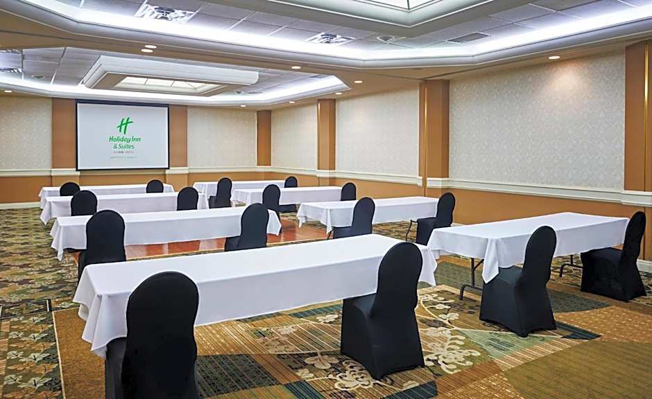 Holiday Inn & Suites Oakville at Bronte By IHG