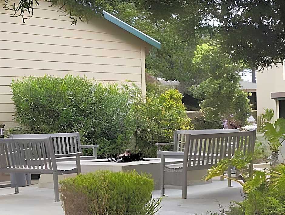 Sea Breeze Inn - Pacific Grove