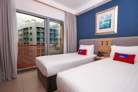 Standard Twin Room with Two Twin Beds and Balcony