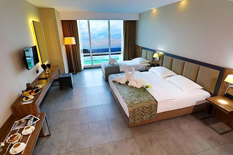Photo 1 of 50 of Yildiz Life Hotel