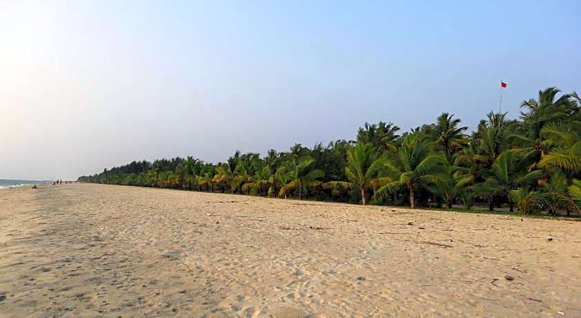 Mayas Beach House - Boutique Serviced Villa