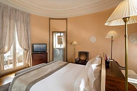 Rotunda Room with Terrace (Free Wine Tasting)