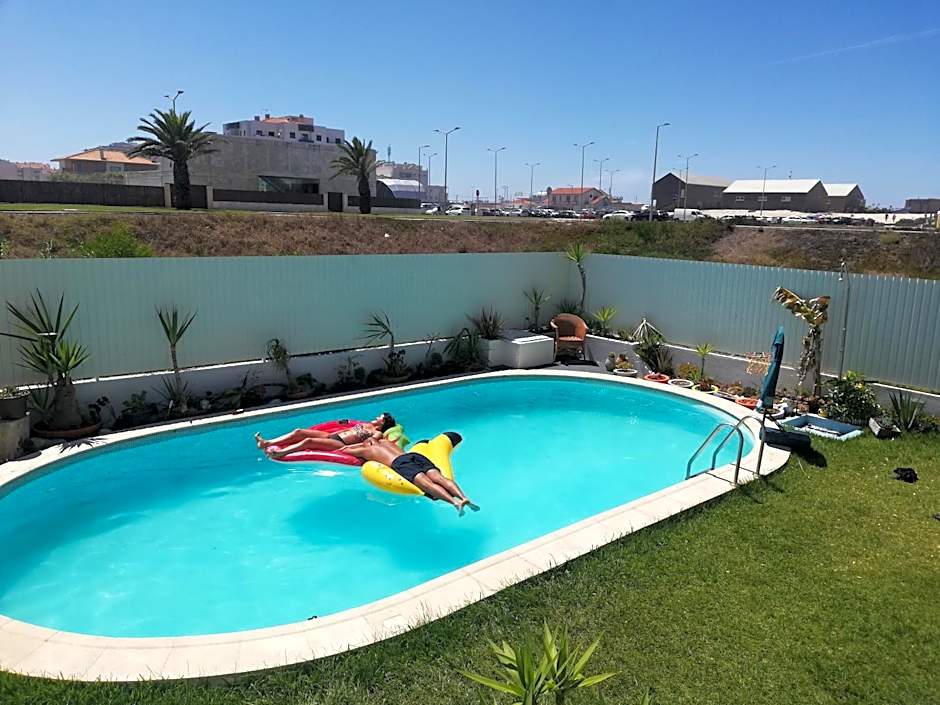 Vagueira Guest House & Beach Hostel