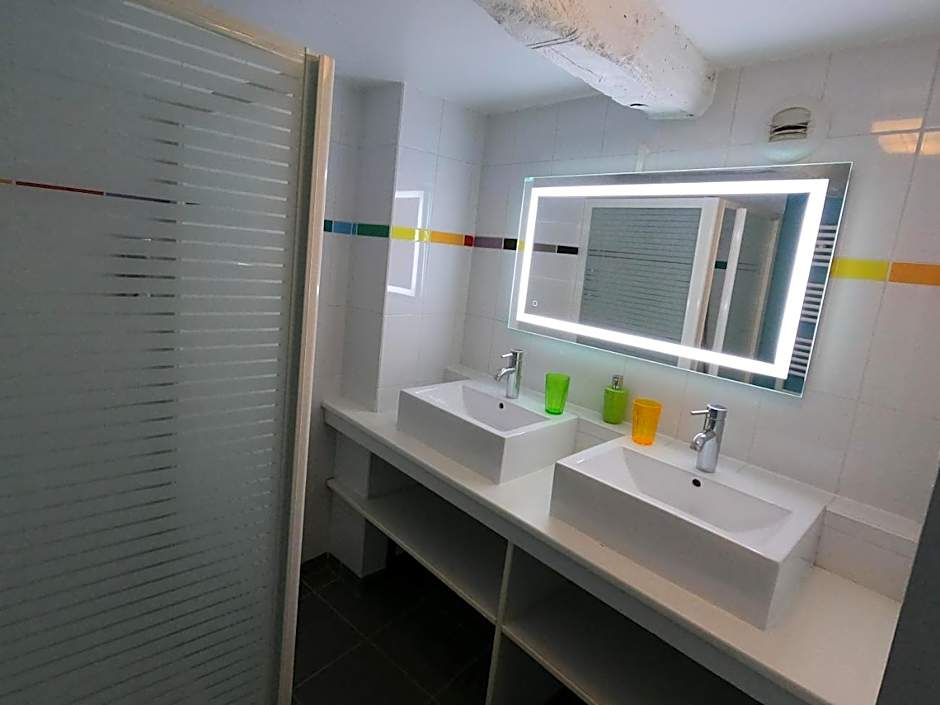 La Maison - Hôtel & Gîte