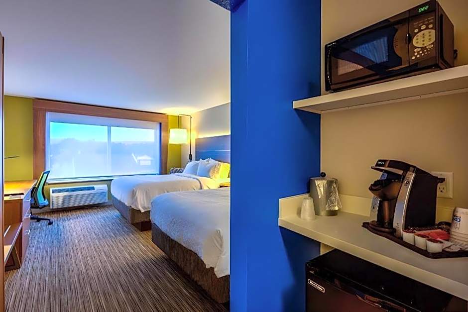 Holiday Inn Express & Suite Milroy - Reedsville By IHG