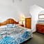 The Ocracoke Harbor Inn
