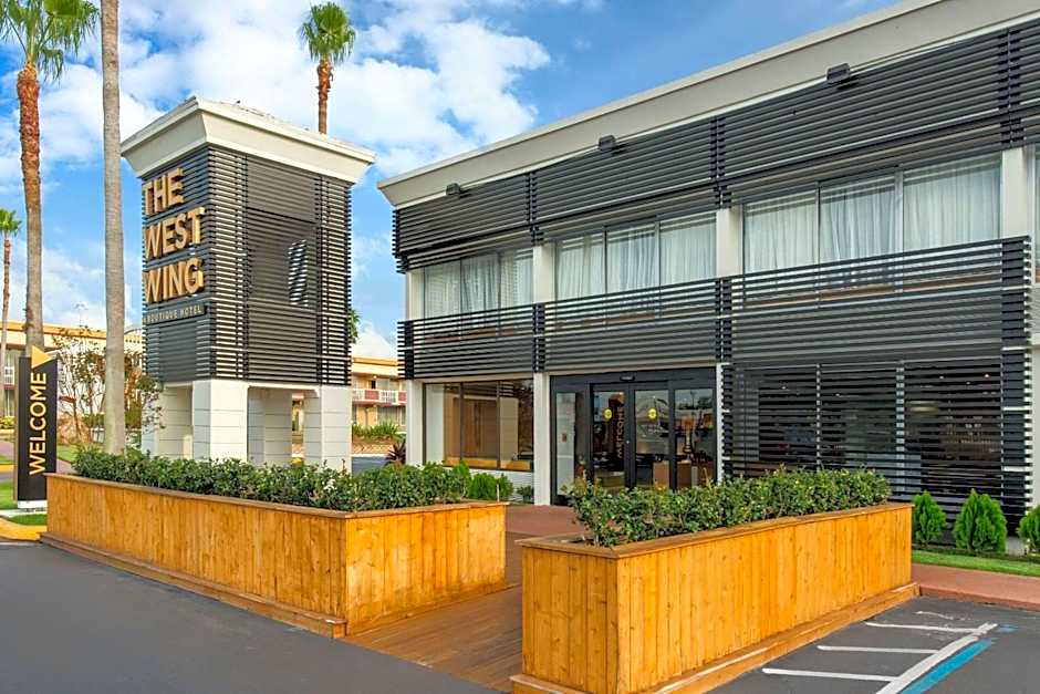 West Wing Hotel, Ascend Hotel Collection