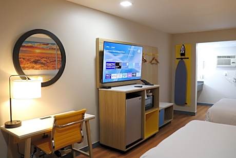 Premier Queen Room with Two Queen Beds - Non-Smoking