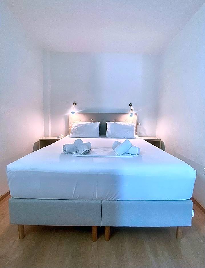Blue Dolphin Studios and Apartment