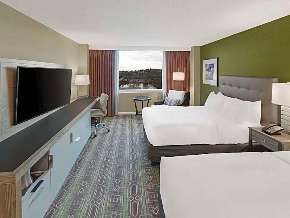 Hilton Harrisburg And Towers