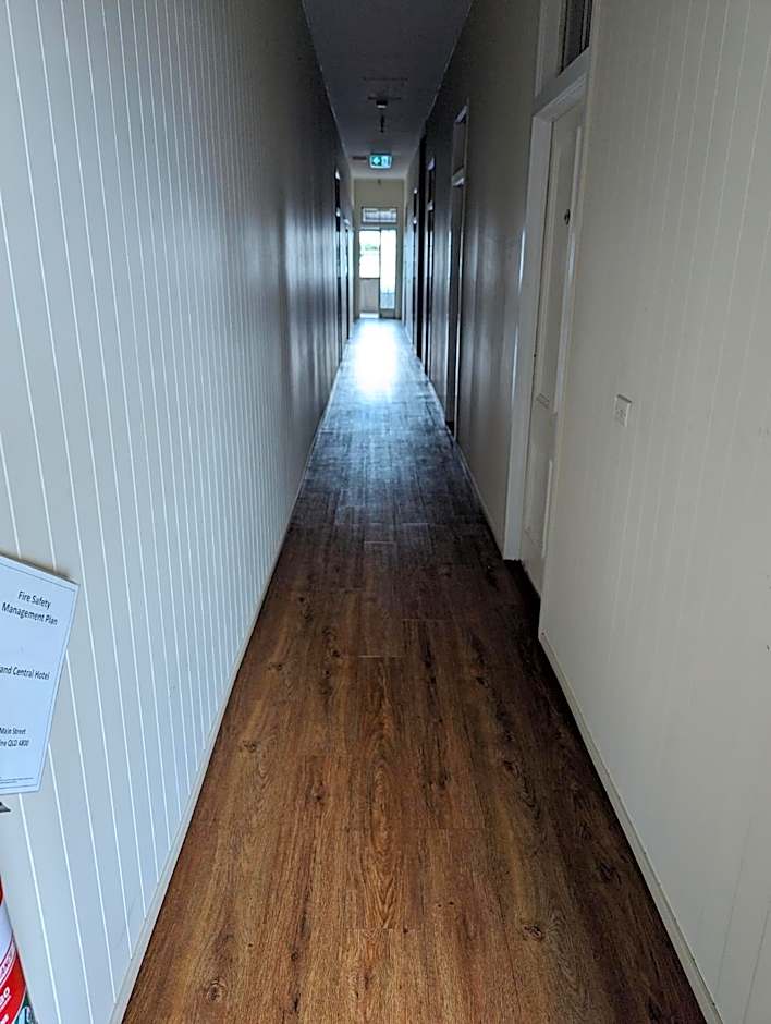 GRAND CENTRAL HOTEL PROSERPINE