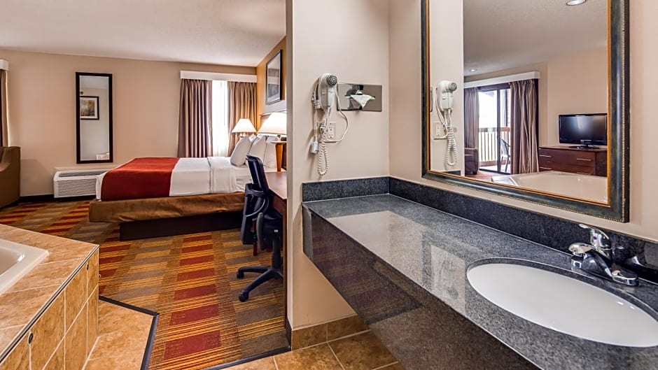Best Western Lakewood Inn