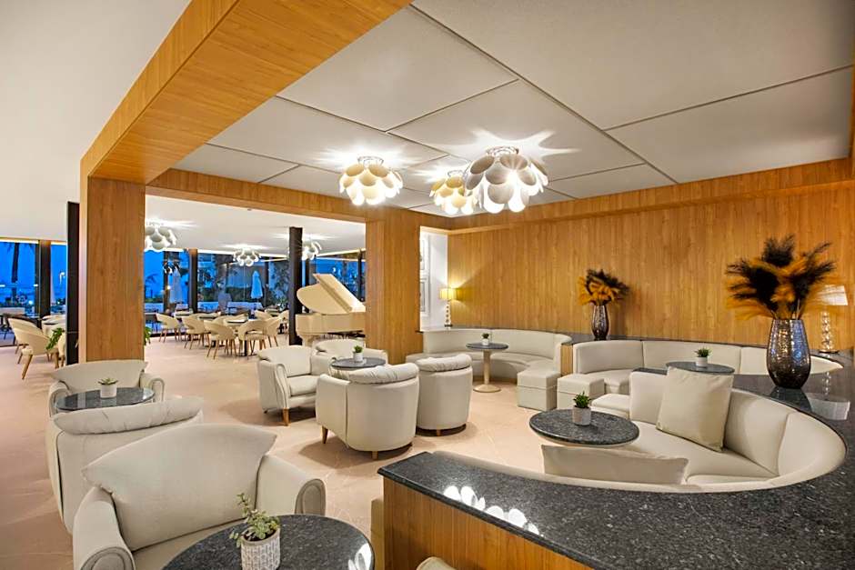 VIVA Golf Adults Only 18+