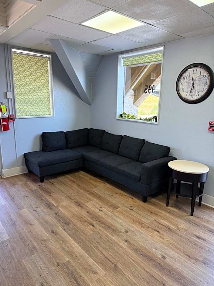 Econo Lodge Montgomery South I-65