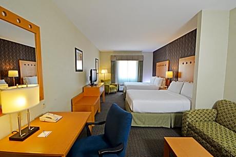 Queen Suite with Two Queen Beds