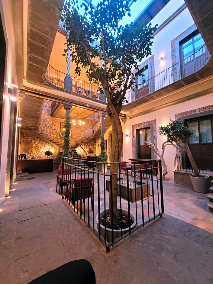 Milo Collection Hotel