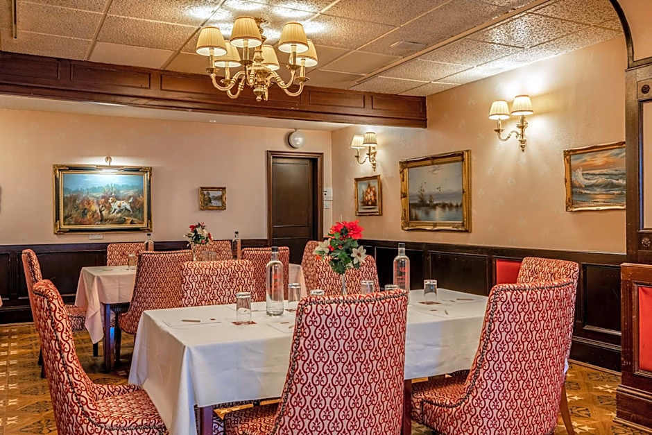 Muthu Fort William Hotel