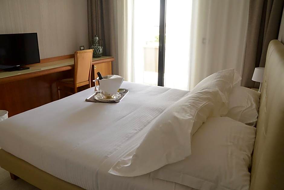 Photo 1 of 4 of Double Room